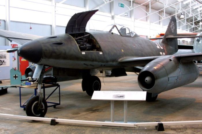Me-262 («красный X») в музее Королевских военно-воздушных сил, филиал в Косфорде